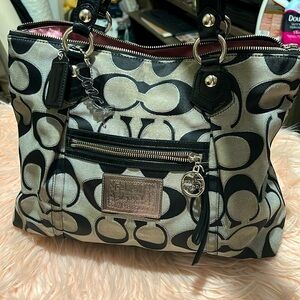 🌟 Coach grey and black signature jacquard style handbag